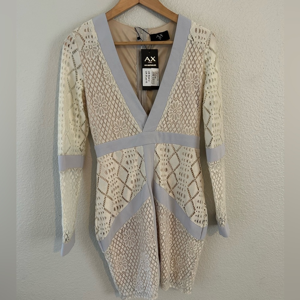 AX Paris Cream and Gray Lace V-Neck Dress Size 6